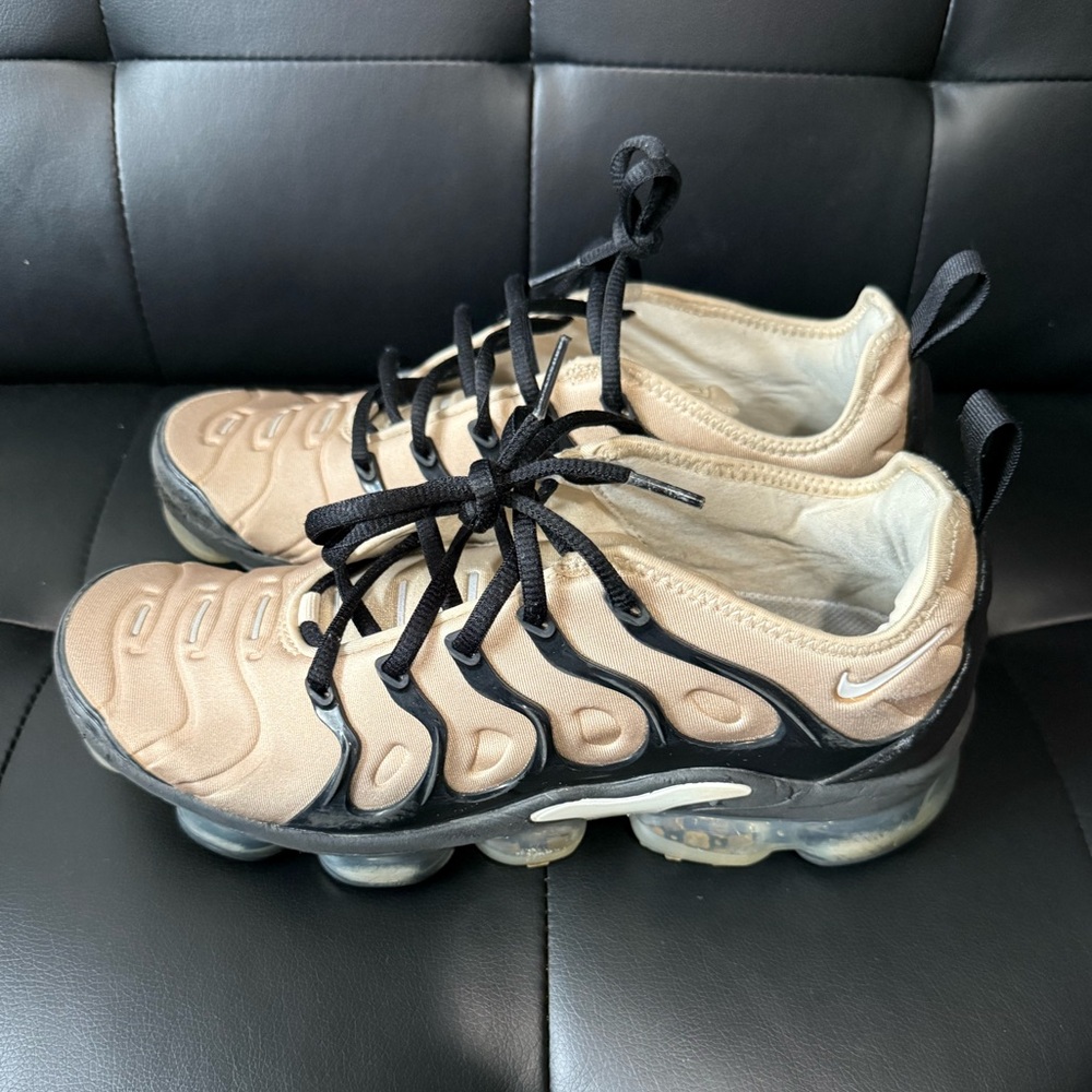 Men’s Size 9 Nike Air Vapormax Plus Tan/Black Shoes